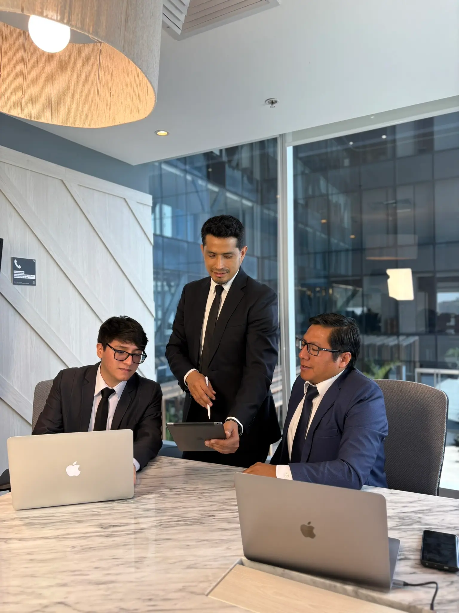 Reunión de análisis con dashboard